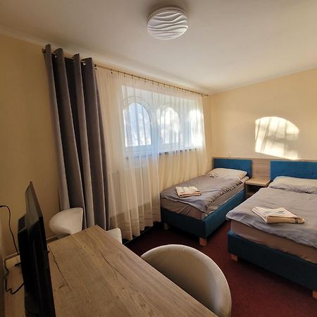Zlote Pioro Bed & Breakfast Nisko Exterior photo