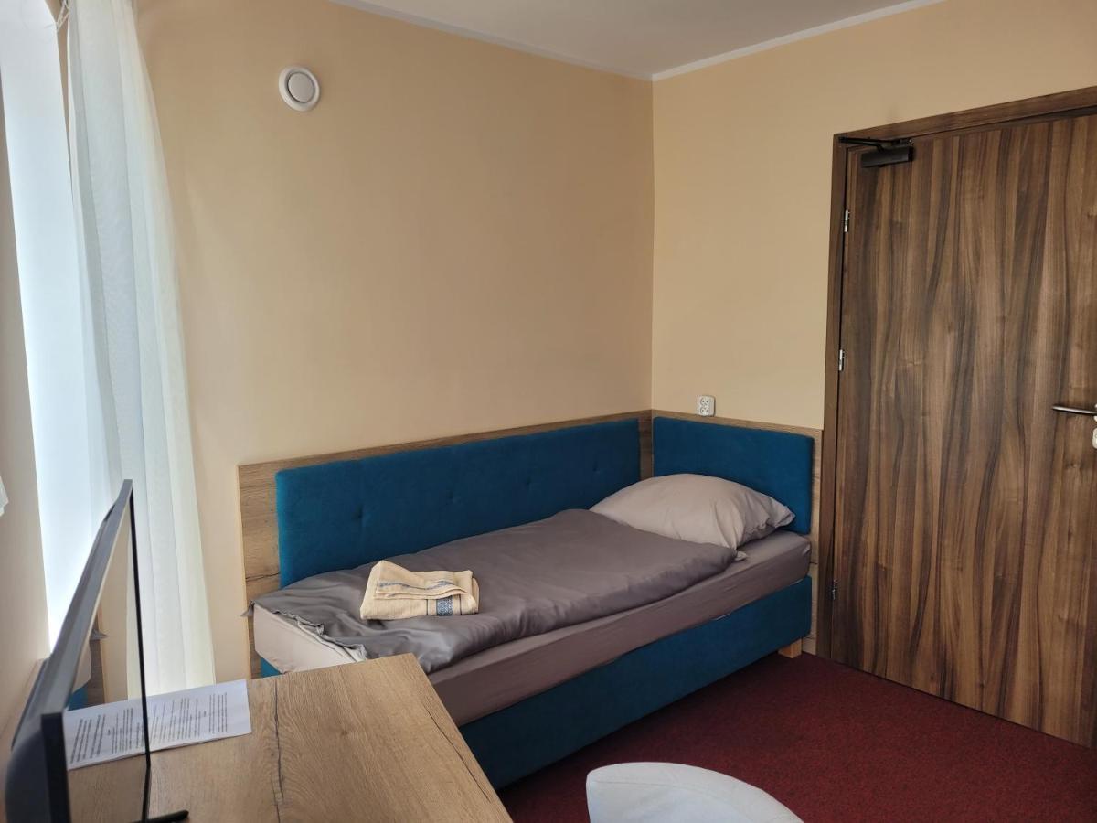 Zlote Pioro Bed & Breakfast Nisko Exterior photo